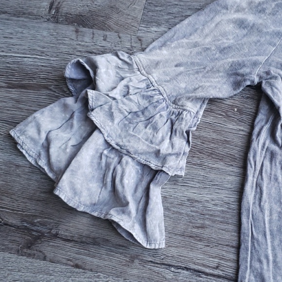 Umgee Ruffle Sleeve Distressed Top - Picture 2 of 4